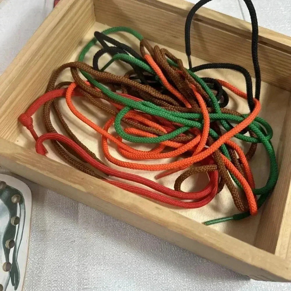 Melissa & Doug LACE & TRACE FARM‎ ANIMALS with Storage Case GUC - Picture 3 of 5